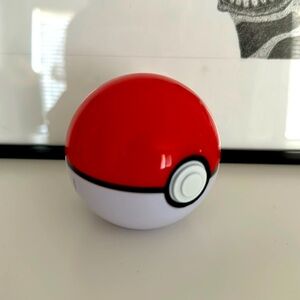 Pokémon Ball - Eevie figure
